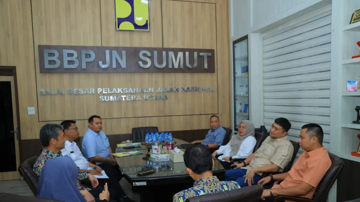 Bupati Labura Usulkan Perbaikan Jalan Nasional dan Pembangunan Jembatan ke BBPJN Sumut. (Diskominfo Labura/Sumut Pos ) 