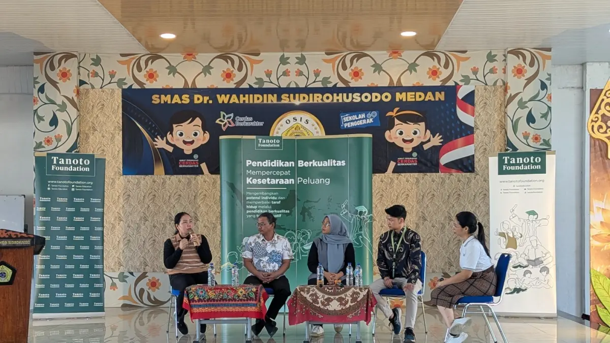 Diskusi Pentahelix dalam rangkaian program  SAFE Project yang diinisiasi oleh para Fellows dari Tanoto Foundation di SMA Swasta Dr. Wahidin Sudirohusodo Medan, Jumat (29/5/2026).  (Foto  Tanoto Foundation/Sumut Pos)