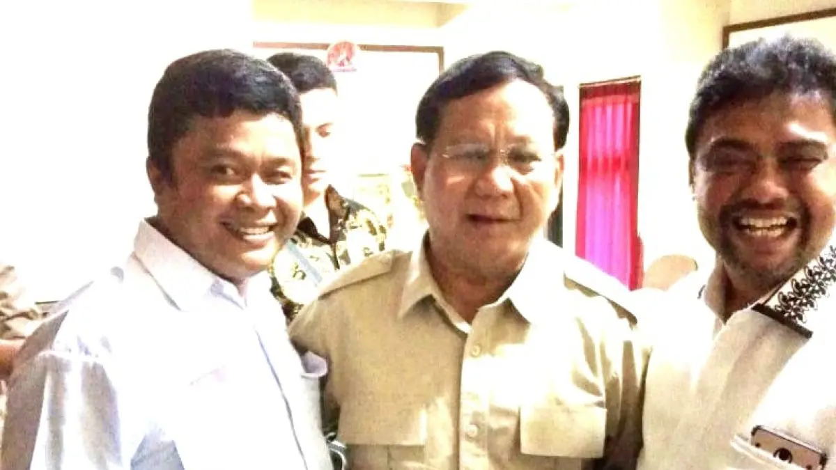 Ketua Partai Buruh Sumut Willy Agus Utomo bersama Presiden RI Prabowo Subianto dan Presiden KSPI Said Iqbal yang baru saja dilantik sebagai Penasehat Khusus Presiden RI Bidang Ketenagakerjaan. (Dok: Willy Agus)