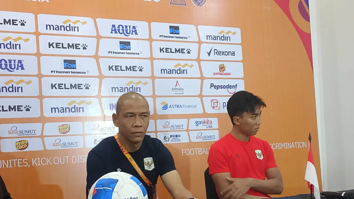 Pelatih Kepala Timnas Indonesia U 19, Nova Arianto.(Ihsan Syahreza/Sumut Pos)