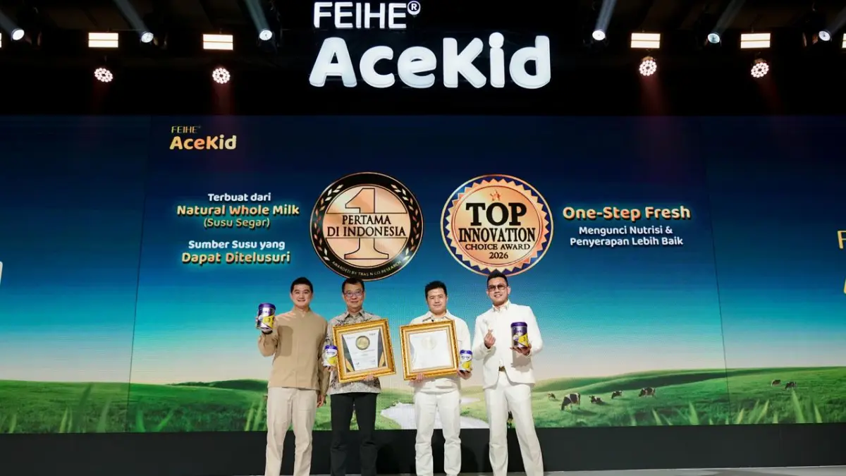 Ki-ka: Brand Ambassador AceKid Indonesia, Chef Arnold Poernomo, CEO AceKid Indonesia Ivan Lau, FEIHE Overseas Department General Manager Lee Meng Thoong, dan Brand Ambassador AceKid Indonesia Denny Sumargo.