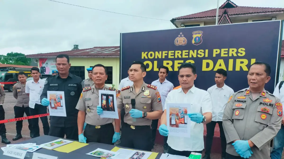 Kapolres Dairi AKBP Otniel Siahaan didampingi Wakapolres Kompol Dearma Munthe, Kasat Reskrim AKP Wilson Panjaitan, Kapolsek Tigalingga, Iptu Parlindungan Lumbantoruan dan Kasie Humas AKP Syahri Ramadhan menunjukkan tersangka dan barangbukti saat memberikan keterangan pers, Rabu (10/6/2026). (RUDY SITANGANG/SUMUT POS)