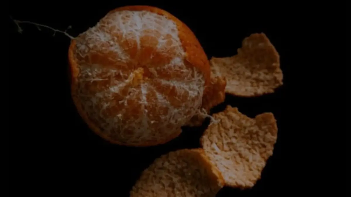 ilustrasi, kulit buah jeruk sebsiknya jangan dibuang karena kandungan nutrisinya tidak kalah dengan dagingnya. (Pexels.com)
