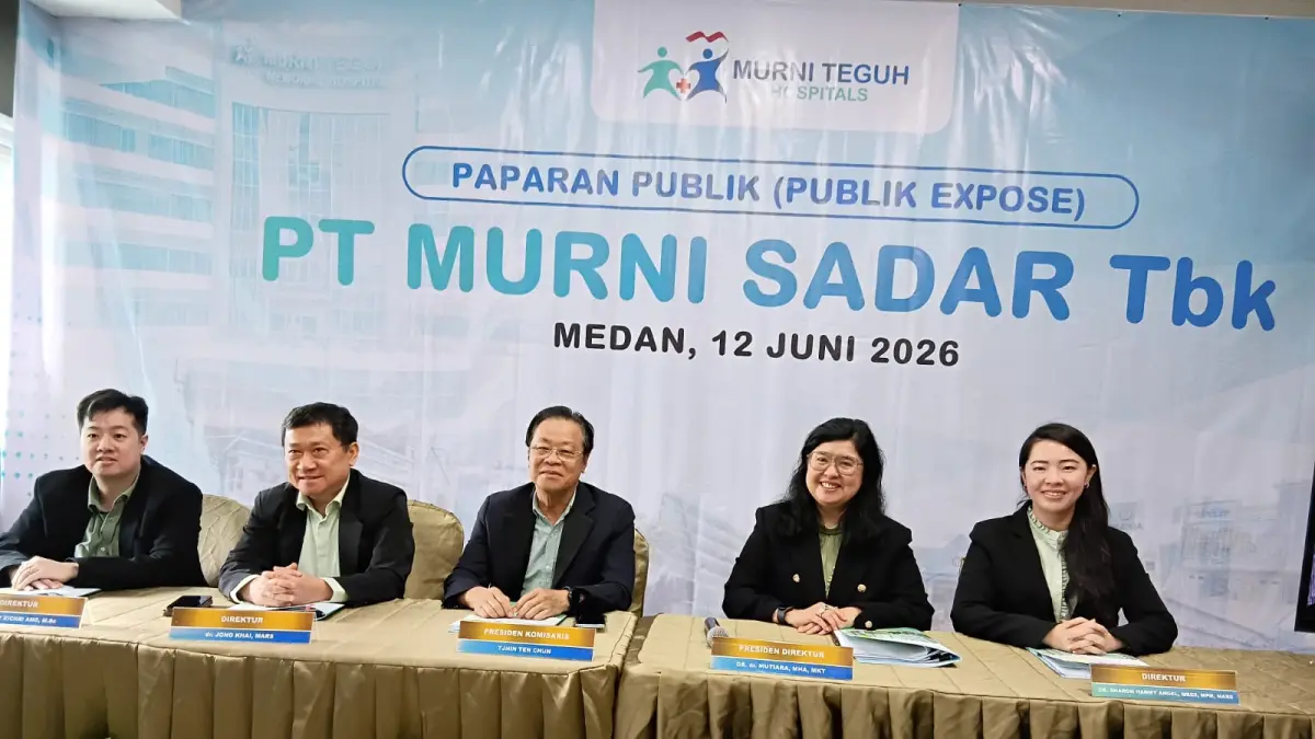 PAPARAN: Kiri ke kanan- Direktur Keuangan PT Murni Sadar Tbk Clement Zichri Ang, Direktur Operasional dr Jong Khai, MARS,  Presiden Komisaris Tjhin Ten Chun, Presiden Direktur DR dr Mutiara, MHA, MKT, Direktur Teknologi dan Riset dr Sharon Hanmy Angel, MRes, MPM, MARS. (Humas PT Murni Sadar Tbk)