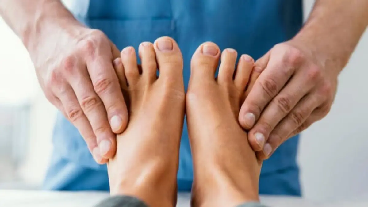 ilustrasi, rasa sakit pada telapak kaki yang tak kunjung hilang patut diwaspadai. (pexels.com)