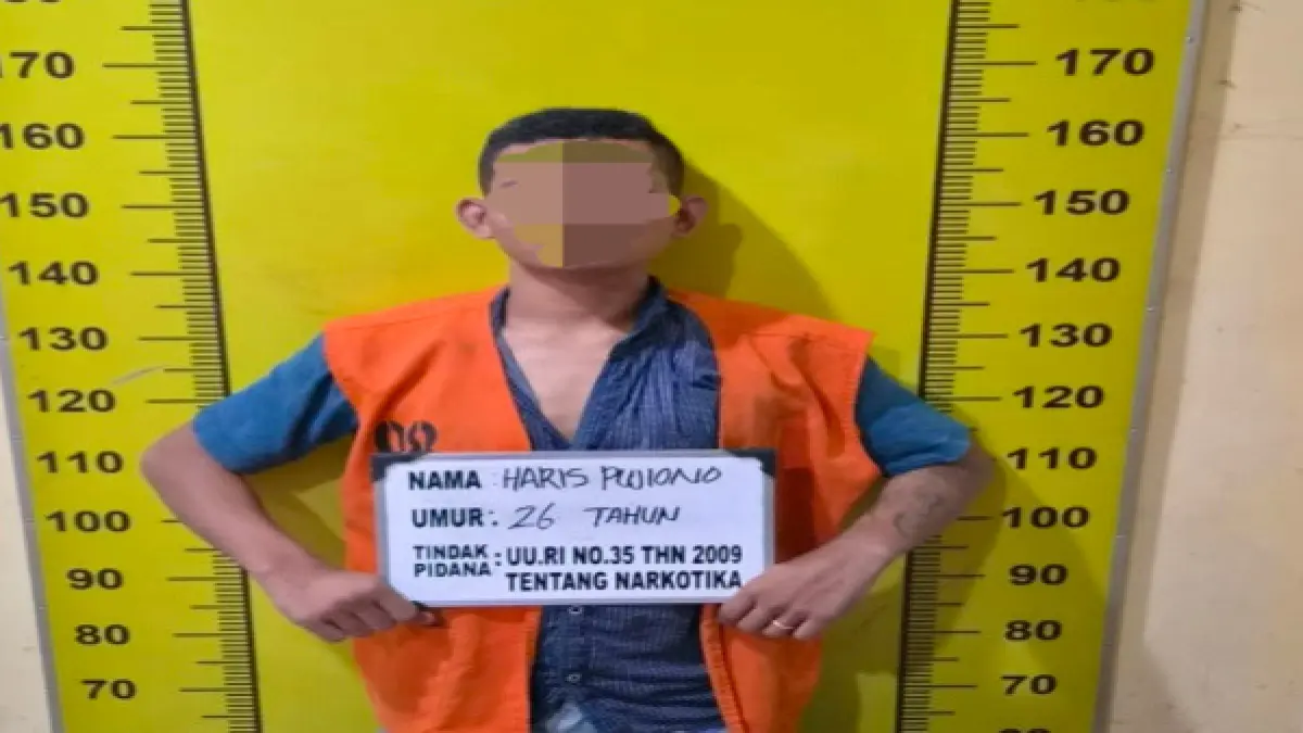 P Saat diaatkan Polres Deliserdang atas kasus kepemilikan sabu. (Batara/Sumut Pos)