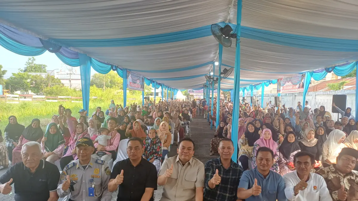 SOSPER: Wakil Ketua DPRD Kota Medan dari Fraksi Gerindra, Zulkarnaen S.K.M menggelar Sosialisasi Perda Kota Medan tentang Pengelolaan Persampahan di Kecamatan Medan Tembung, Sabtu (13/6/2026). (Dok: Markus Pasaribu/ Sumut Pos)