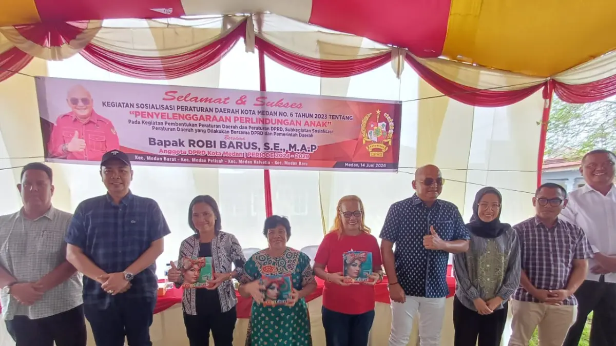 Ketua Fraksi PDI-P DPRD Medan, Robi Barus SE M.AP menggelar Sosialisasi Perda No.6/2023 di Medan Helvetia, Minggu (14/6/2026). (Markus Pasaribu/Sumut Pos)