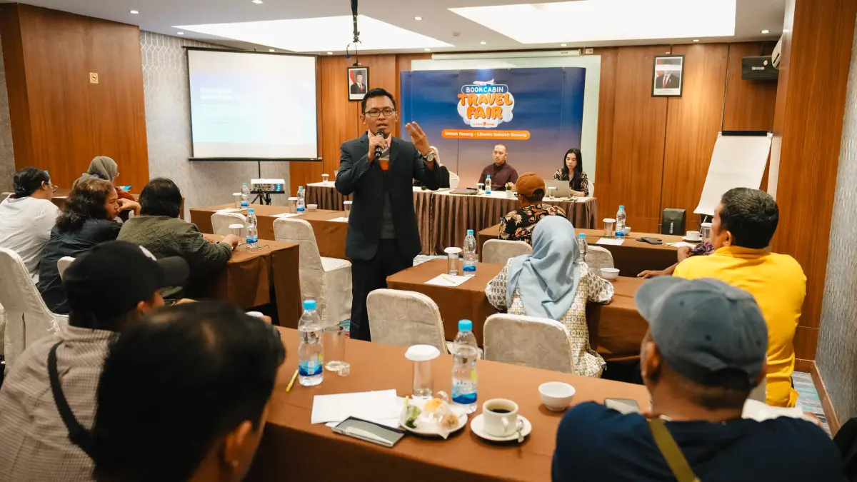 Suasana press conference BookCabin Travel Fair 2026 di Le Polonia Hotel. (Dok BookCabin)