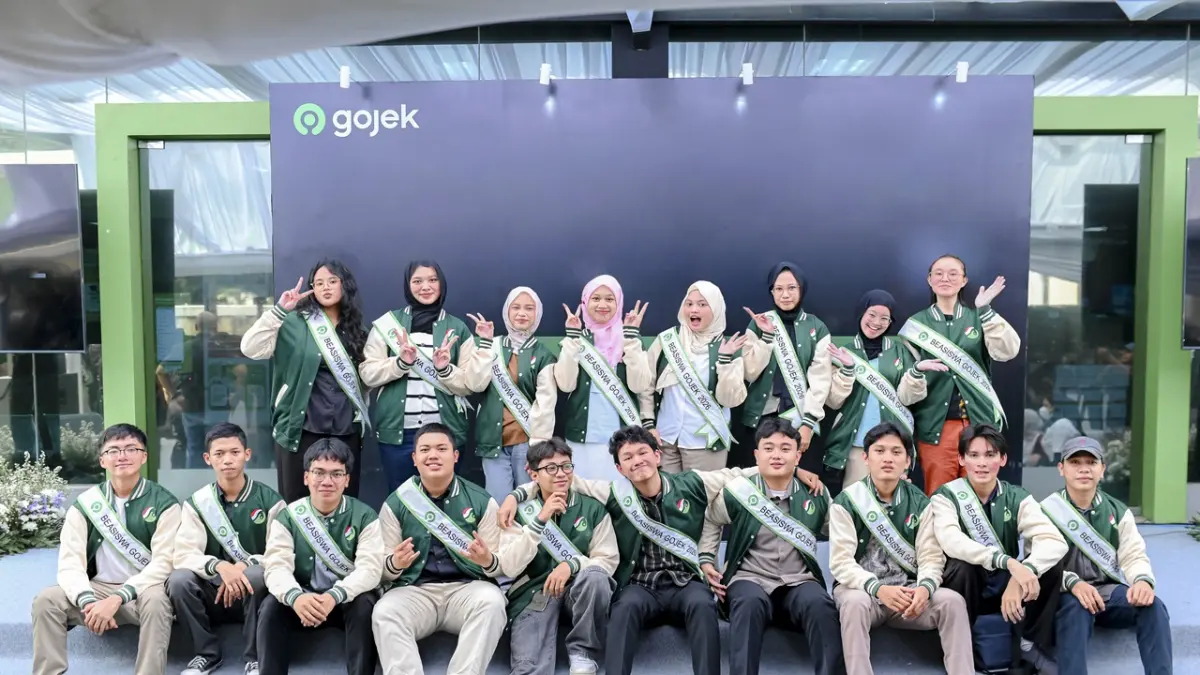 Inilah wajah-wajah inspiratif putra-putri mitra driver yang mewakili menerima Beasiswa Gojek 2026. Tahun ini, Gojek dengan bangga memberikan beasiswa kepada lebih dari 150 mitra driver dan keluarga. (foto : Gojek)