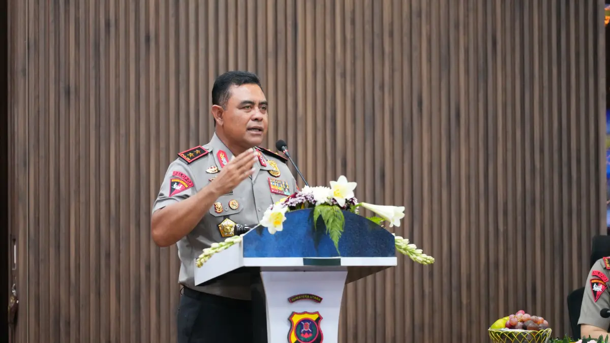 ARAHAN: Kapolda Sumut, Irjen Pol Whisnu Hermawan Februanto saat memberikan arahan dalam Rakernis Bidang Humas Polda Sumut TA 2026. (Dok: Polda Sumut)
