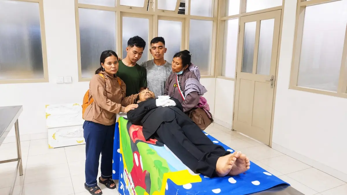 BERJUANG: Ayah terdakwa Ranning Alamer Mulsim Cibro, meninggal dunia usai berjuang melawan penyakit kanker darah, Rabu (17/6/2026). (Dok: pengacara)