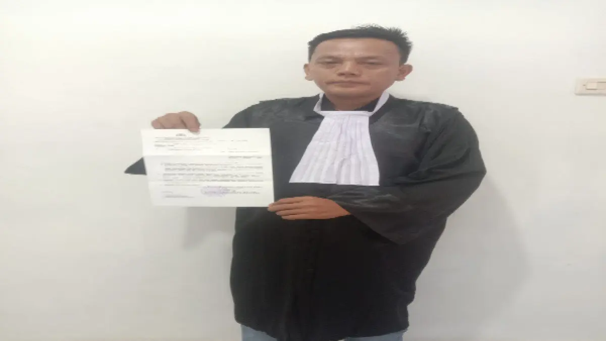 Pelapor, Zulkifli Harahap saat memberikan keterangan kepada wartawan. (Indra/ Sumut Pos)