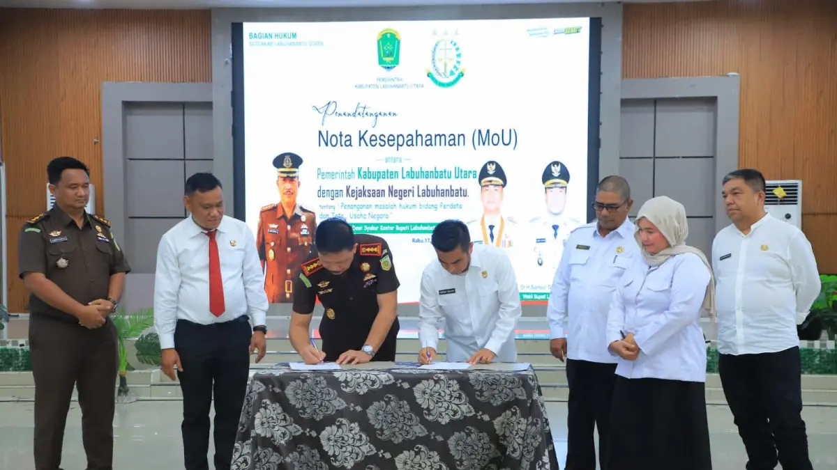 Pemkab Labura bersama Kejaksaan Negeri Labuhanbatu menandatangani Nota Kesepahaman tentang Penanganan Masalah Hukum Bidang Perdata dan Tata Usaha Negara (Diskominfo Labura/Sumut Pos)