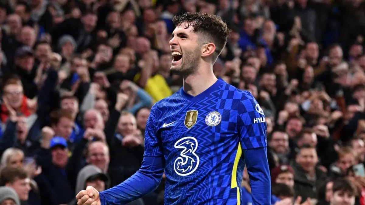 CEDERA: Wide attacker andalan AS, Christian Pulisic, berjuang pulih dari masalah betis untuk bisa tampil lawan Australia dini hari nanti (20/6). 
 (Photo by JUSTIN TALLIS / AFP) (Photo by JUSTIN TALLIS/AFP via Getty Images)