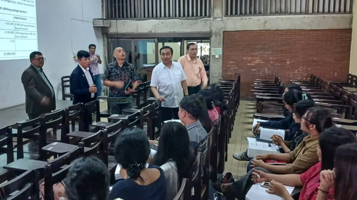 Effendi Simbolon Sidak UHN Medan, Soroti Pembenahan Fasilitas Kampus. (Triadi Wibowo)