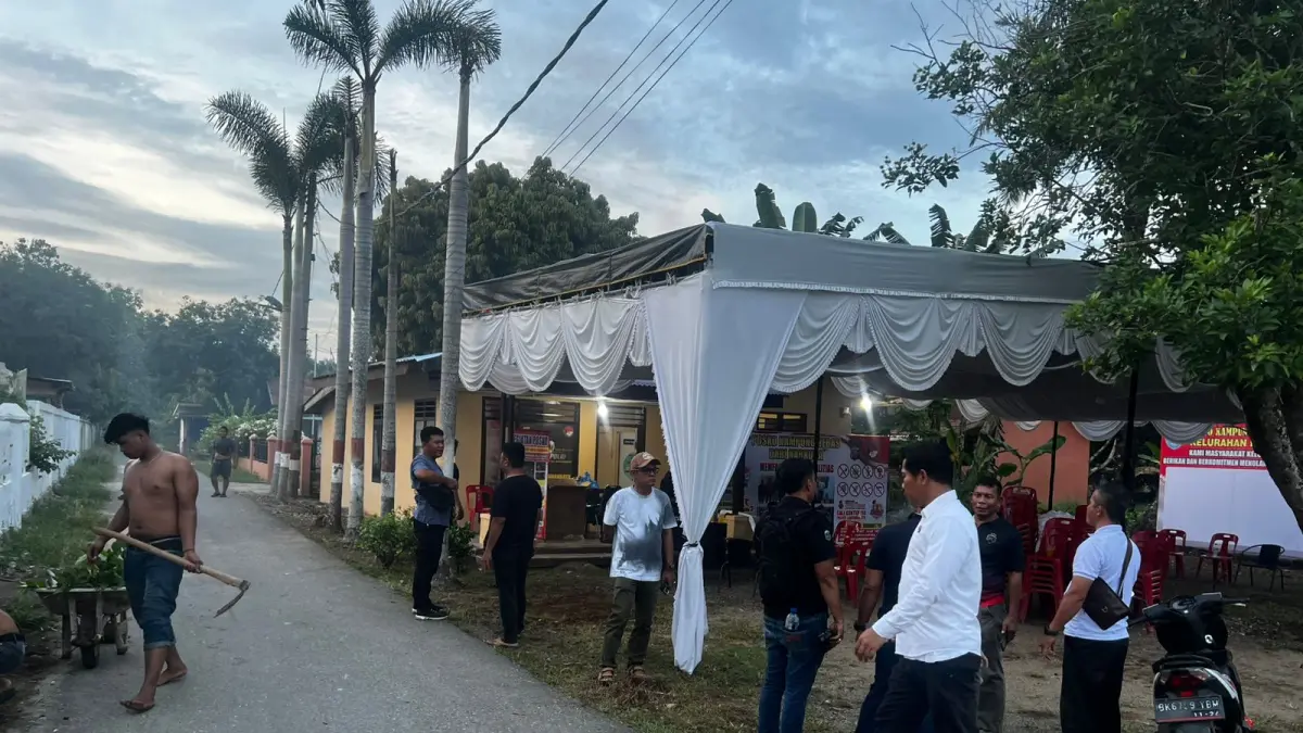Satuan Reserse Narkoba Polres Labuhanbatu terus menggencarkan Program Kampung Bebas Narkoba (fajar)