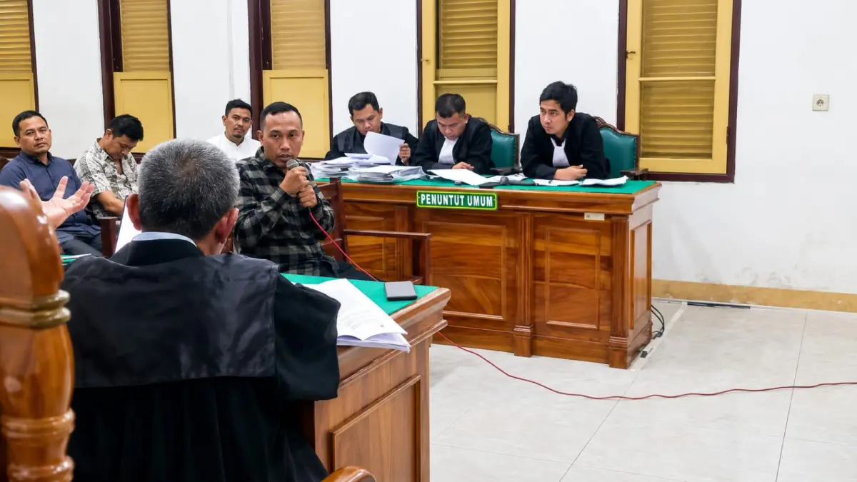 SAKSI: Sejumlah saksi dihadirkan memberikan keterangan dalam sidang dugaan korupsi smartboard Langkat di Pengadilan Tipikor Medan, Jumat (19/6/2026). (Dok: Gusman/Sumut Pos)