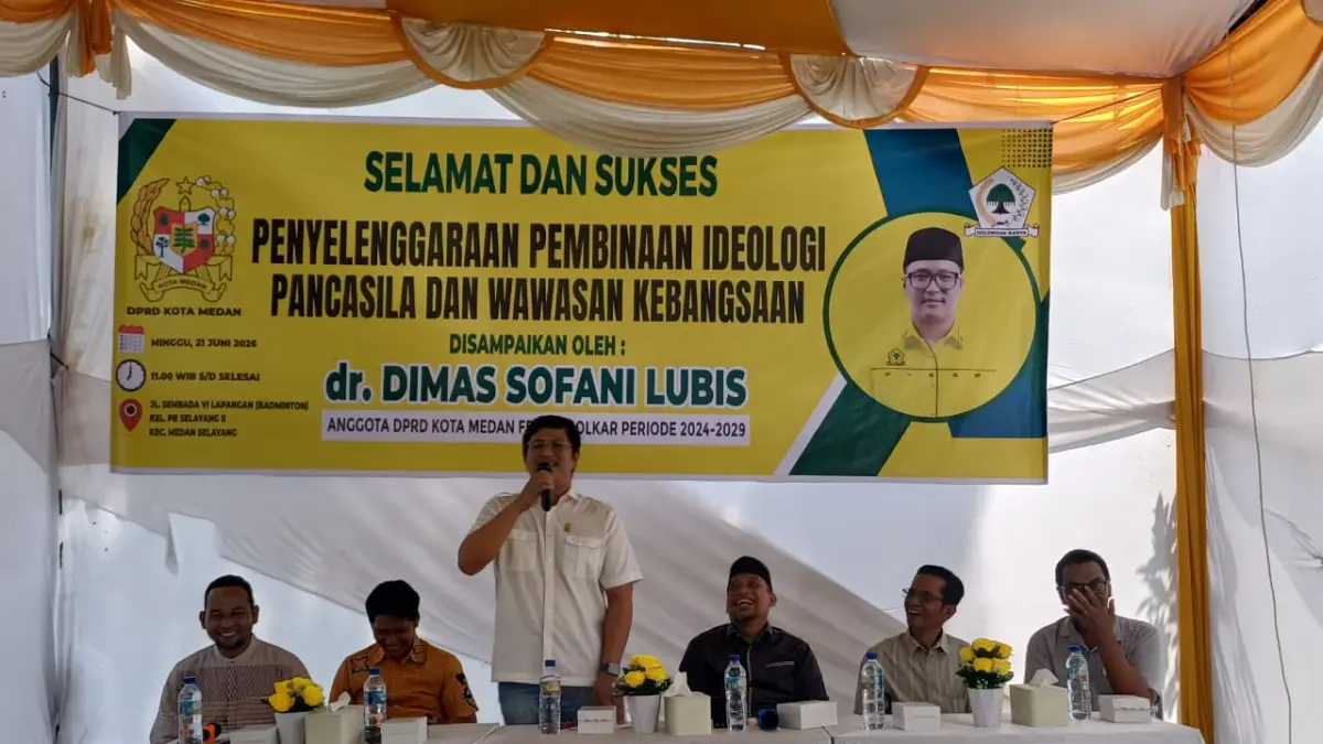 
Anggota DPRD Kota Medan dari Fraksi Golkar, dr Dimas Sofani Lubis saat menggelar kegiatan Pembinaan Ideologi Pancasila dan Wawasan Kebangsaan di Medan Selayang, Minggu (21/6/2026). (Markus Pasaribu/Sumut Pos) 