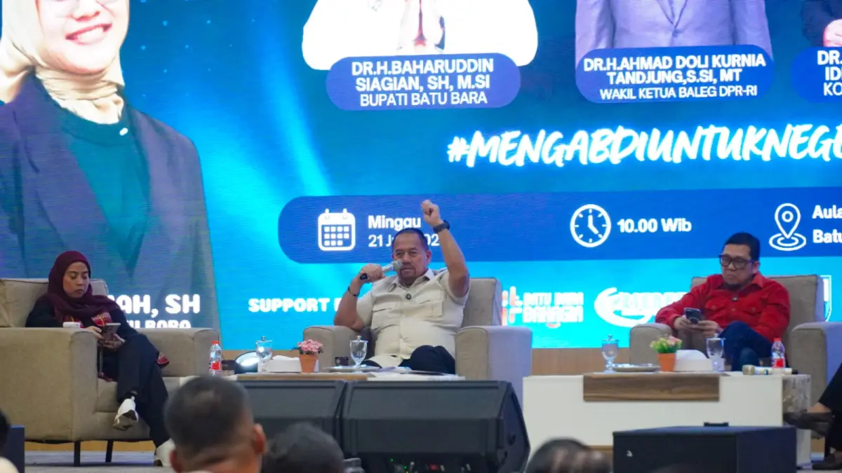 Bupati Batu Bara, Dr. H. Baharuddin Siagian, S.H., M.Si.,  menjadi narasumber dalam kegiatan Edukasi Politik Kebangsaan di  oleh Rumah Informasi dan Edukasi   di Aula Kantor Bupati Batu Bara, Kecamatan Lima Puluh, Minggu (21/6/2026). (Dok Komimfo.Batubara/Sumut Pos)