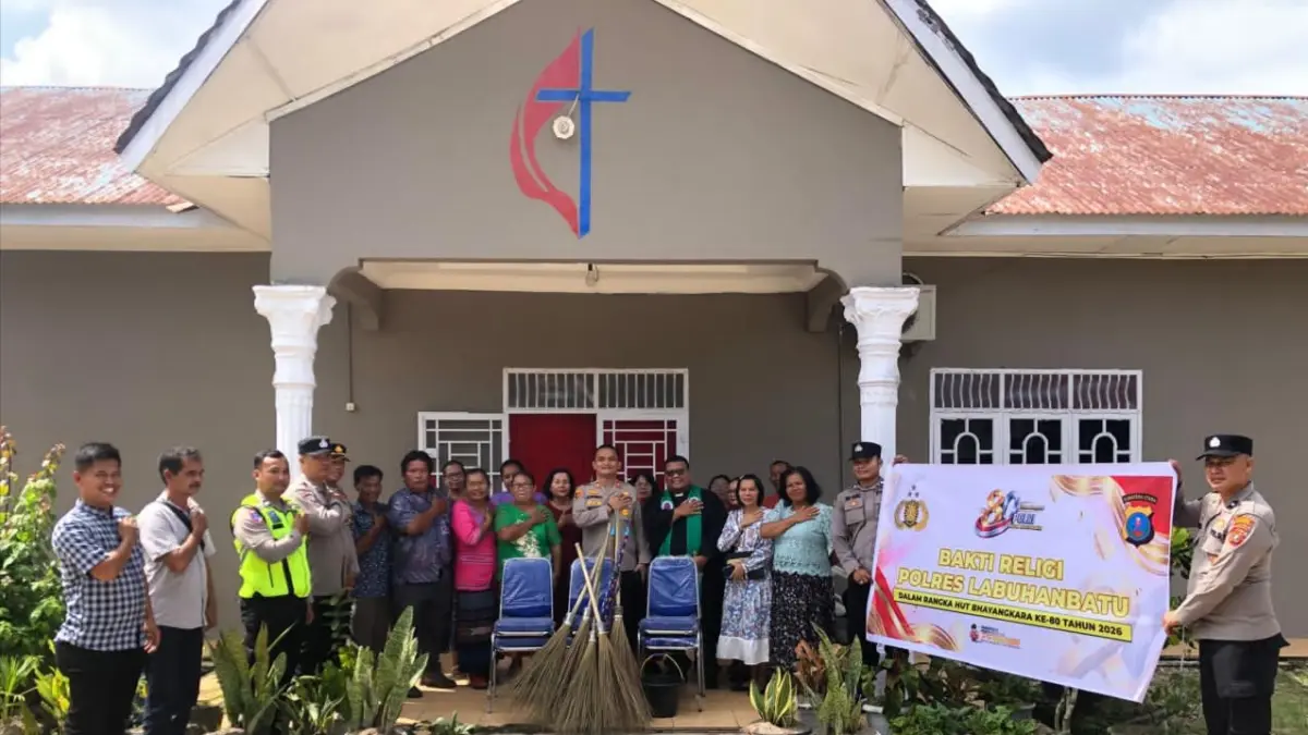  Polsek Na IX-X melaksanakan kegiatan Bakti Religi, di GMI Desa Simpang Marbau, Kecamatan Na IX-X. (Dok: Polsek Na IX-X/Sumut Pos)