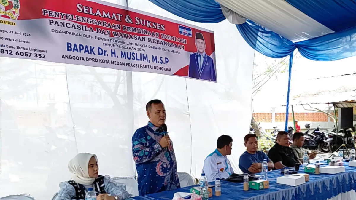 KEBANGSAAN: Anggota DPRD Kota Medan Fraksi Partai Demokrat, Dr H Muslim Harahap M.S.P menggelar kegiatan Pembinaan Ideologi Pancasila dan Wawasan Kebangsaan di Taman Wisata Danau Siombak, Jalan Pasar Nippon, Kelurahan Paya Pasir, Kecamatan Medan Marelan, Minggu (21/6/2026). (Dok: Tim H Muslim)
