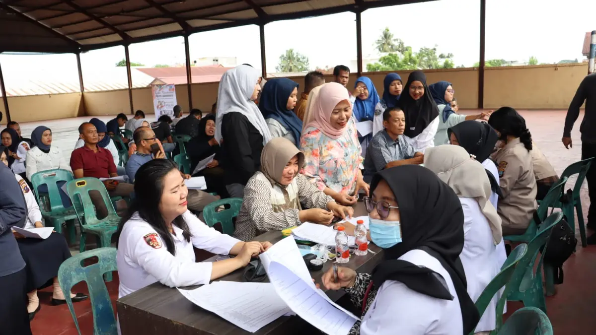 Menyambut HUT ke-80 Bhayangkara, Polres Labuhanbatu menggelar bakti kesehatan gratis (Fajar/Sumut Pos)