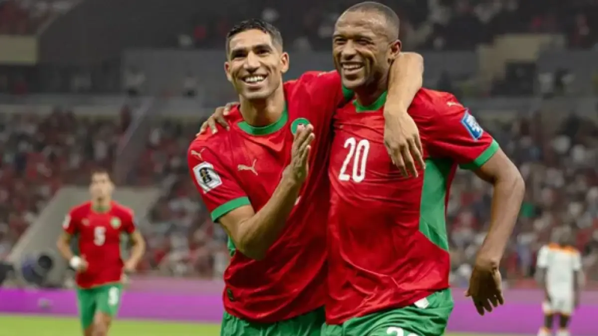 Para pemain timnas Maroko merayakan gol kemenangan. (ligaolahraga)