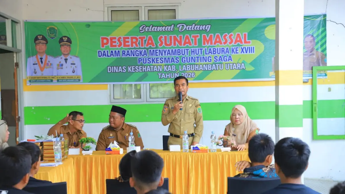 Sambut HUT ke-18 Kabupaten, Dinkes Labura Gelar Sunat Massal untuk Wujudkan Masyarakat Sehat dan Religius.  (Asri Tarigan/Sumut Pos) 