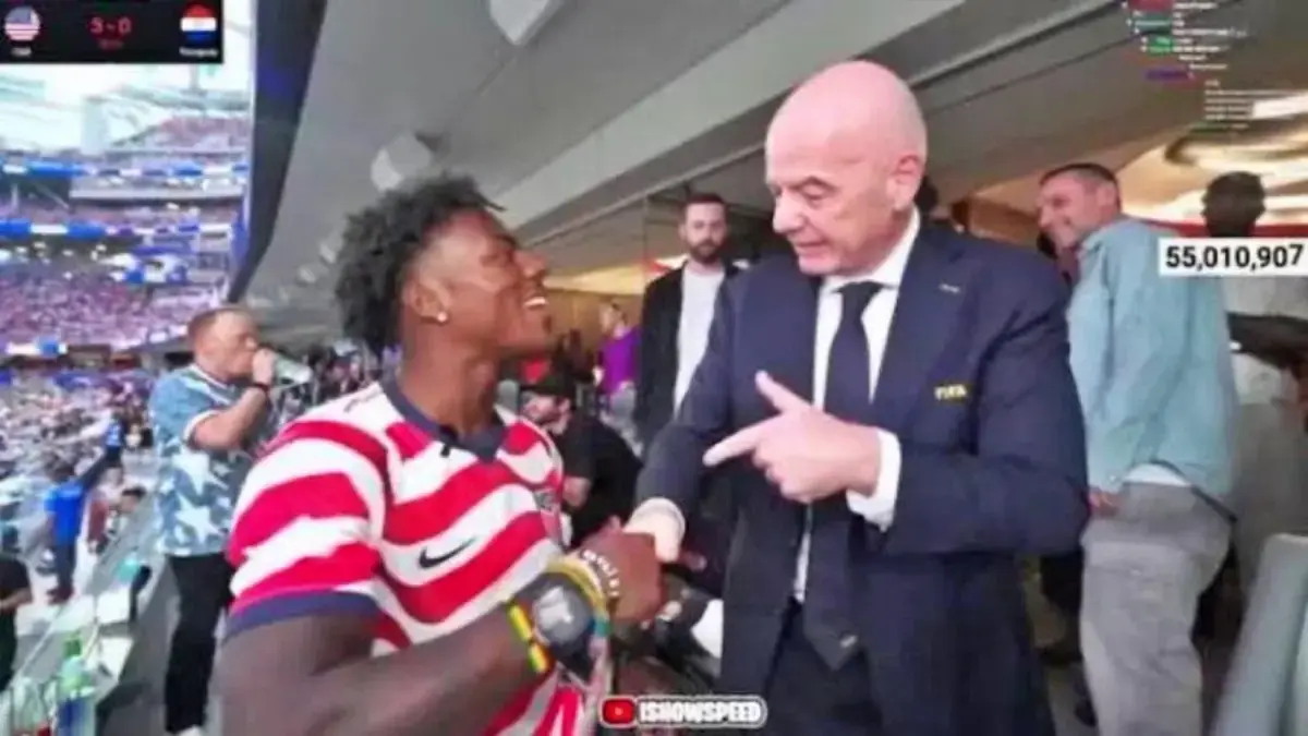 Youtuber Ishow Speed saat bertemu dengan Presiden FIFA, Gianni Infantino. (ishow speed)
