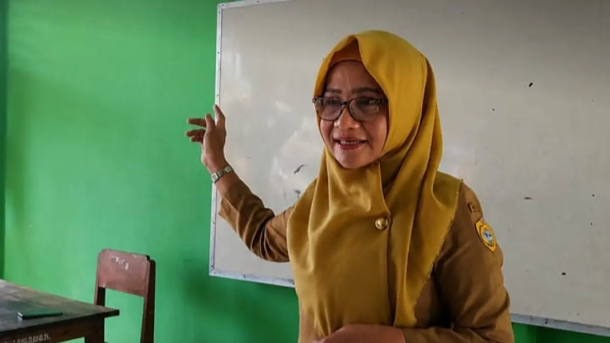  Guru di Kota Baubau, Sulawesi Tenggara, bernama Hasrianti mengaku tidak menerima gaji selama enam tahun atau sekitar 73 bulan.(Instagram @cretivox)