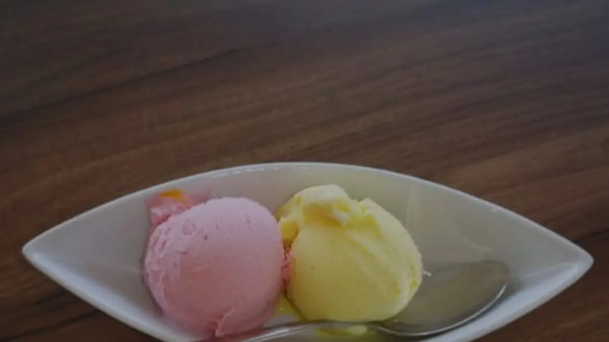 ilustrasi, es krim menjadi salah satu makanan yang bisa mengganggu kualitas tidur. (pexels.com)