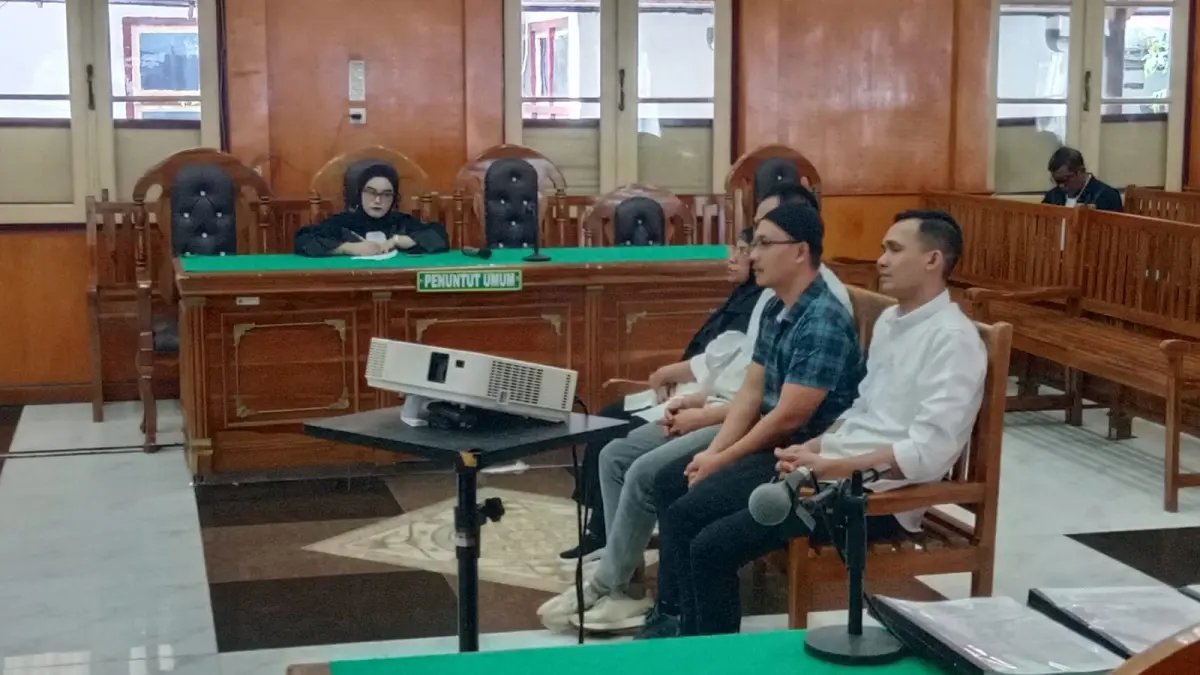 KPU: Mantan Ketua KPU Kota Tanjungbalai, bersama 3 jajarannya menjalani sidang tuntutan korupsi dana hibah di Pengadilan Tipikor Medan, Jumat (26/6/2026). (Dok: Gusman/Sumut Pos)
