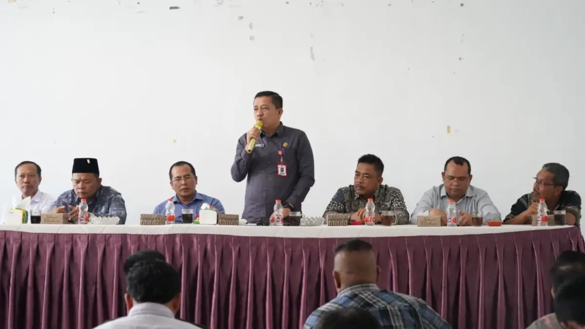 Pemkab Paluta Fasilitasi MoU dengan PT PIS Terkait Perbaikan Jalan 4,5 KM. (Mitra Harahap/Sumut Pos)