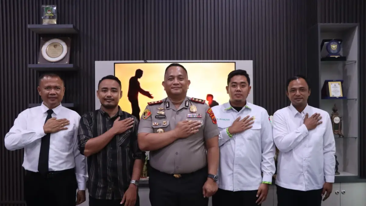 Kapolres Batu Bara AKBP Doly Nelson H.H. Nainggolan, S.H., M.H., menerima audiensi dari Ikatan Sarjana Al-Washliyah (ISARAH) Kabupaten Batu Bara di Ruang Kerja Kapolres Batu Bara, Senin (29/6/2026) . (Foto Humas Polres Batubara)