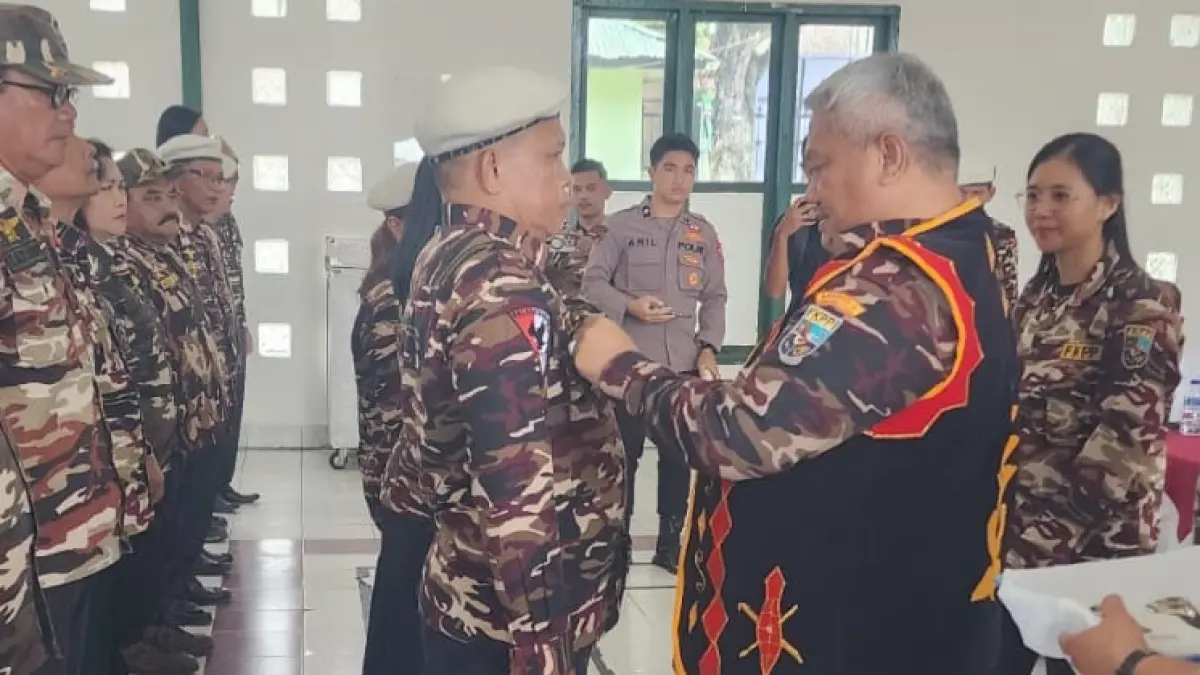 LANTIK: Ketua II KB FKPPI Sumatera Utara, H. Khairuddin Syah Sitorus, melantik Pengurus Keluarga Besar Forum Komunikasi Putra Putri Purnawirawan dan Putra Putri TNI-Polri (KB FKPPI) PC 0213/Nias masa bakti 2026–2031. (Dok: FKPPI Sumut)
