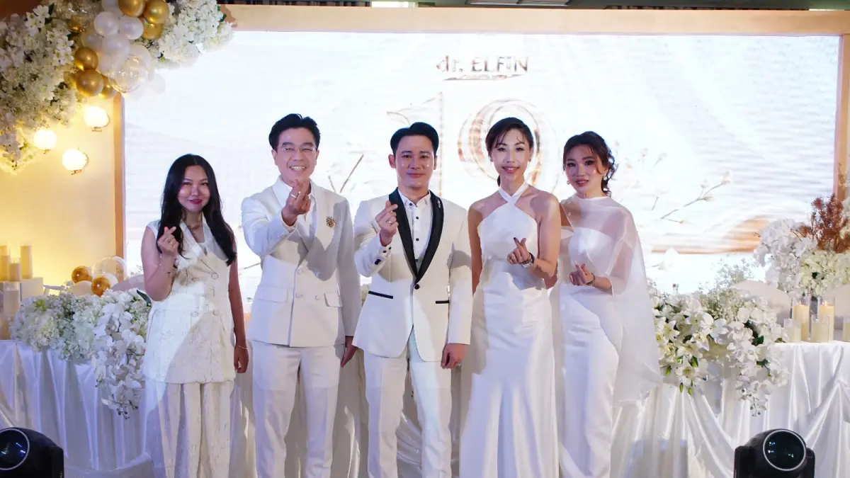 Ki-Ka: Eka Meliasari Khu, Country Leader NORDBERG Medical Indonesia, Jeffri Setiawan, Co-Founder dr. Elfin Skincare, dr. Elfin, Founder dr. Elfin Skincare, bersama Ching Lia dan Melly Tan selaku Brand Ambassador dr. Elfin Skincare.