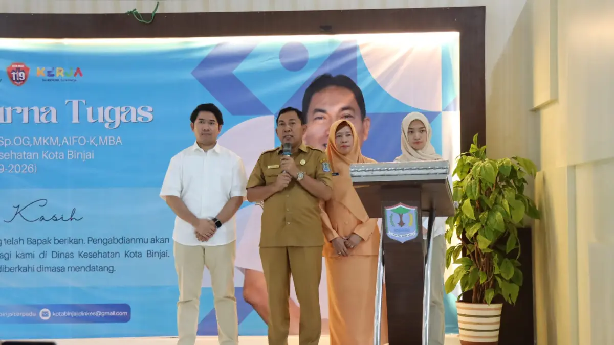 
Sugianto saat memberi sambutan dalam kesempatan purna tugas di Aula Dinkes Binjai. (Diskominfo Binjai/Sumut Pos)