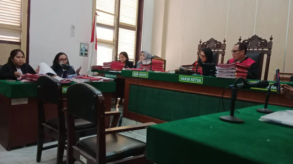 TUNTUTAN: JPU membacakan tuntutan terhadap terdakwa kasus pembunuhan secara virtual di PN Medan, Rabu (1/7/2026) sore. (Dok: Gusman/Sumut Pos)
