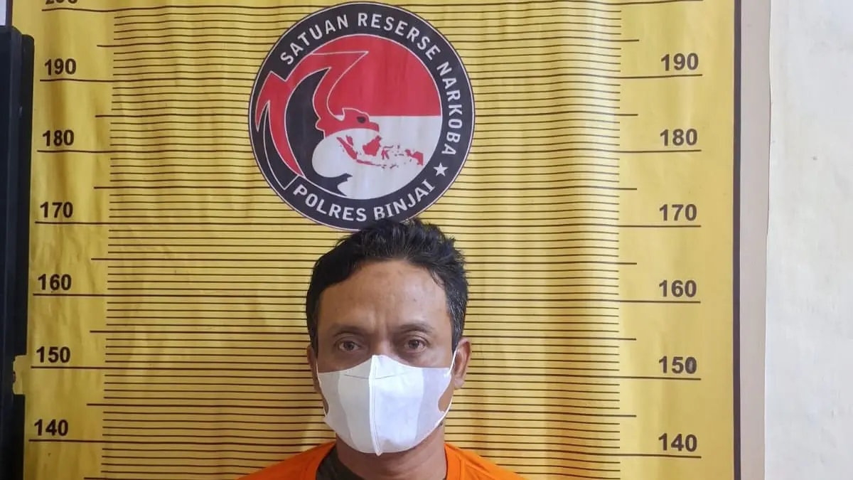
Bandar berinisial HD sudah dibawa ke Polres Binjai guna kepentingan penyidikan lebih lanjut. (Foto dari Satresnarkoba Polres Binjai/Sumut Pos)