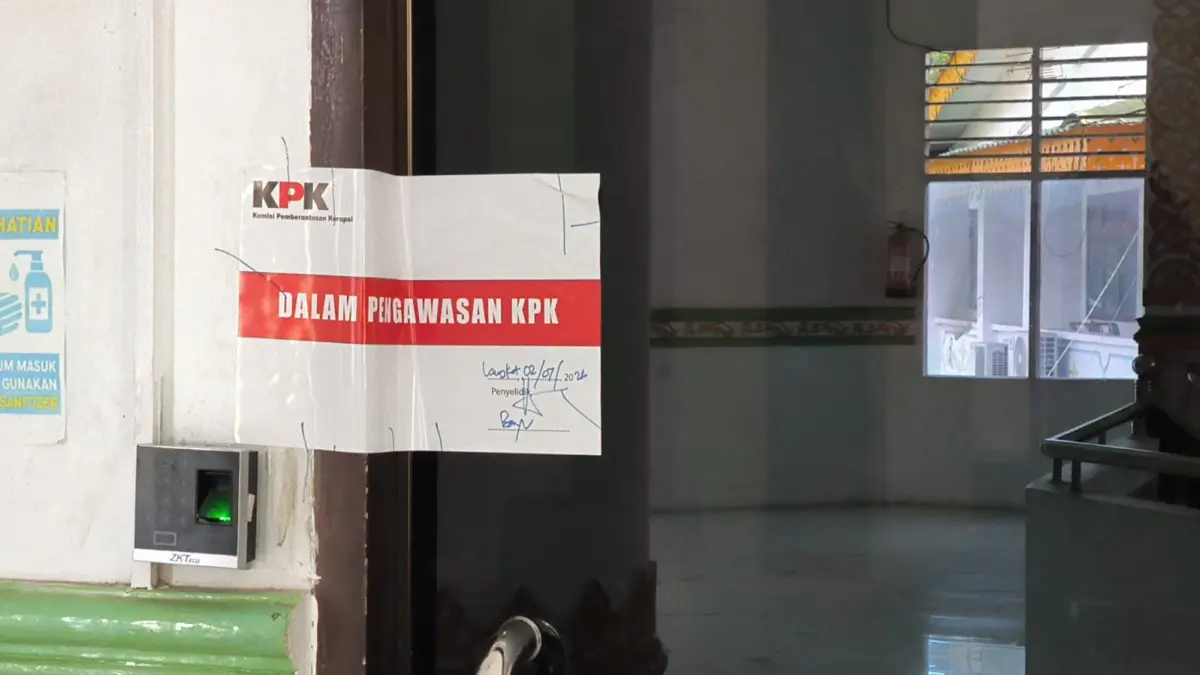 
Ruang kerja Bupati Langkat, Syah Afandin disegel. (Teddy Akbari/Sumut Pos)