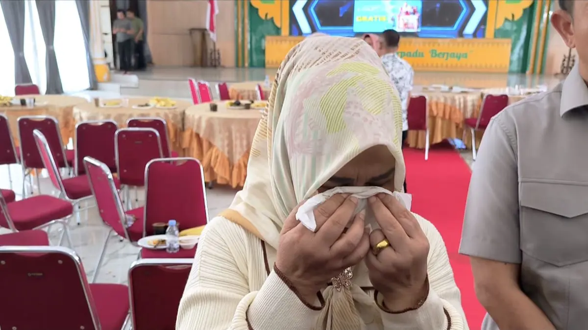 
Wabup Langkat, Tiorita br Surbakti saat diwawancarai usai nobar Piala Dunia 2026 di Pendopo Jentera Malay, Stabat. (Teddy Akbari/Sumut Pos)