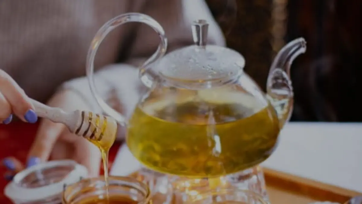 ilustrasi, madu adalah salah satu bahan alami yang pas untuk menggantikan rasa manis dari gula. (pexels.com)