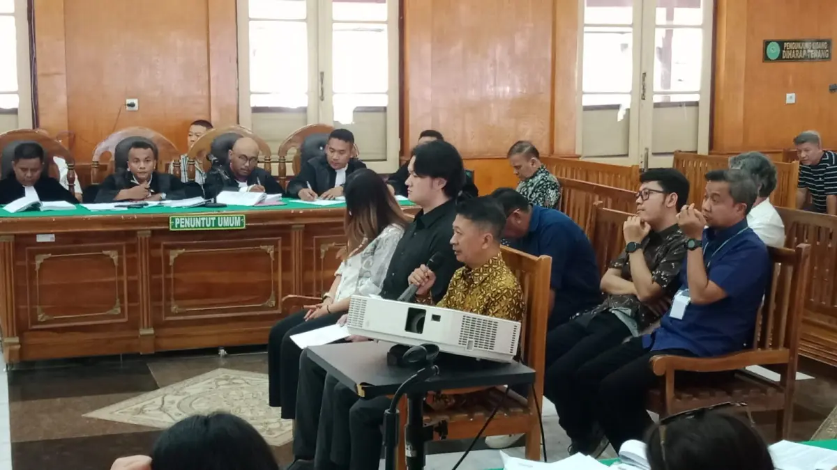 KORUPSI: Sejumlah saksi dihadirkan termasuk Pj Wali Kota Tebingtinggi Muttaqien Hasrimy di sidang kasus smartboard di Pengadilan Tipikor Medan, Selasa (7/7/2026) sore. (Dok: Gusman/Sumut Pos)
