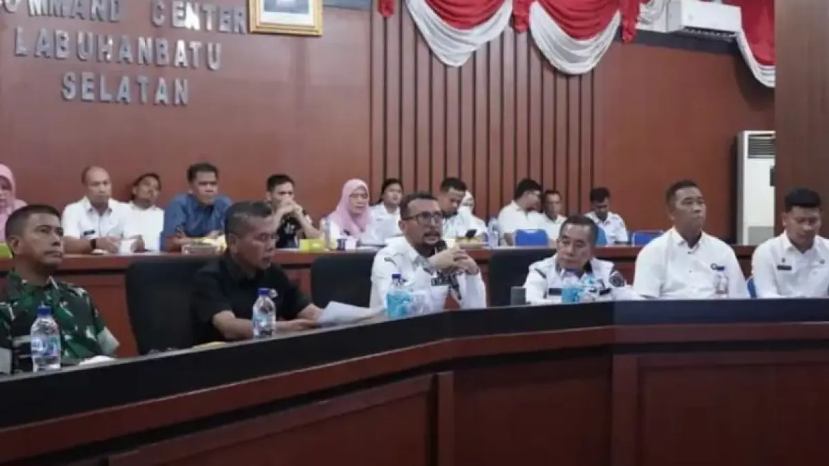 Suasana rakor yang digelar secara virtual melalui Zoom Meeting pada Rabu (8/7/2026) itu diikuti Wakil Bupati Syahdian Purba Siboro, unsur Forkopimda. (Khairuddin/Sumut Pos)