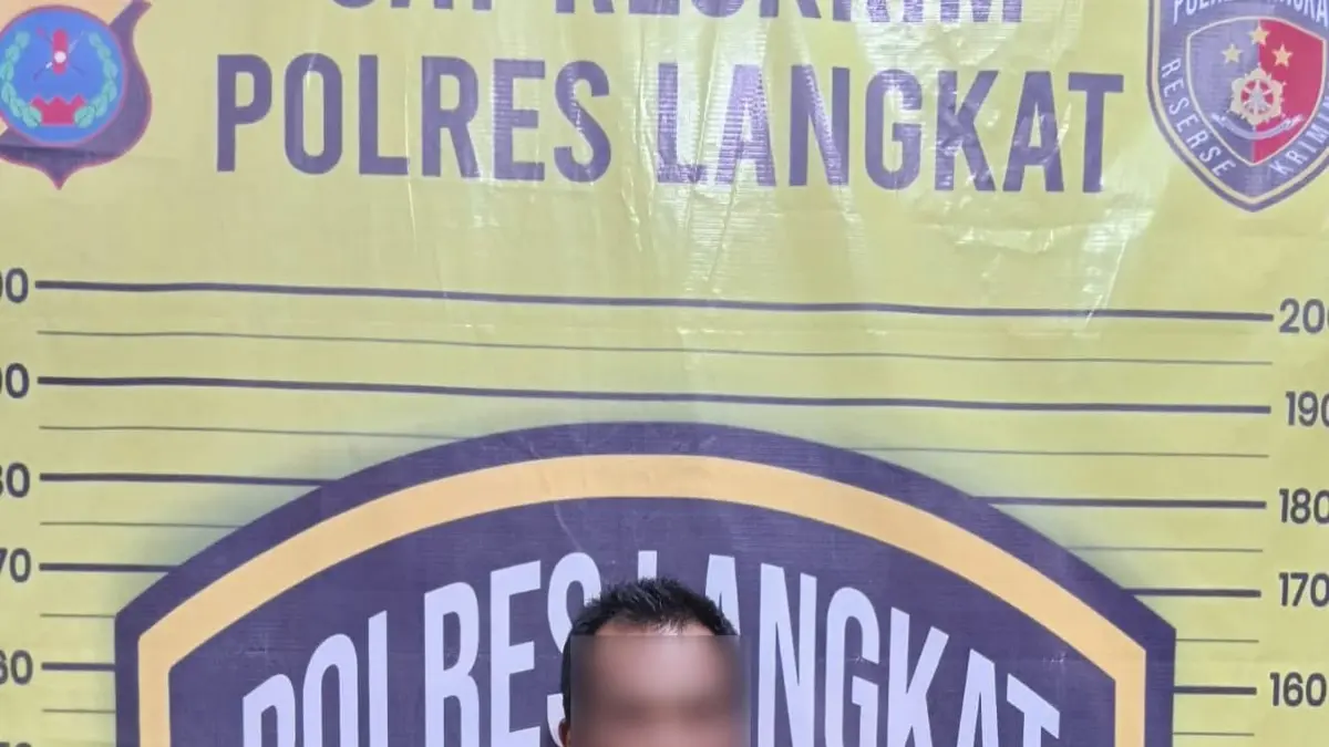 
Ayah kandung diduga tega cabuli anak sendiri dua kali dan jualkan kepada kawannya. (Satreskrim Polres Langkat/Sumut Pos)