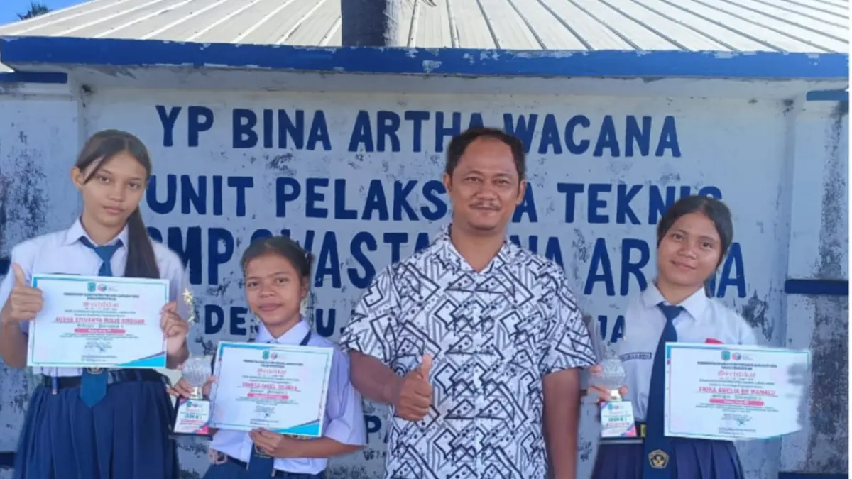 Ketiga siswa SMP Bina Artha Wacana Paluta sabet juara OSN dan melaju ketingkat Provinsi. (Mitra Haharap/Sumut Pos)