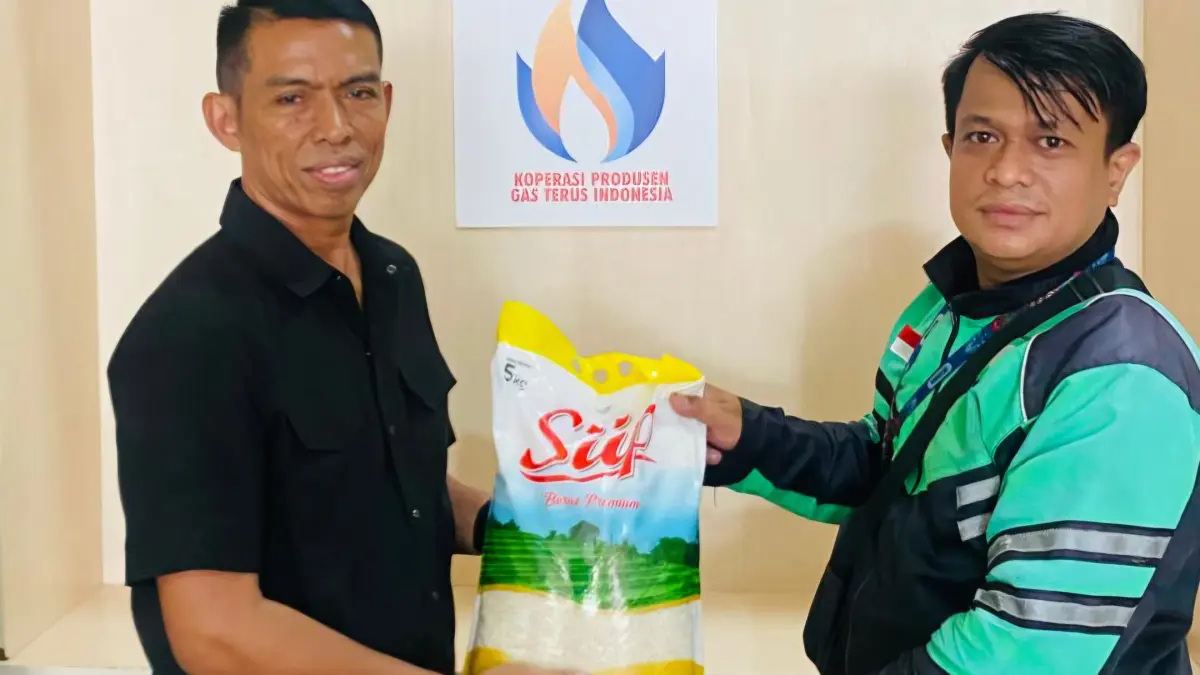 Ketua DPC MAI Medan, Suwarno (kiri) saat berbagi. (Dok: MAI Medan)