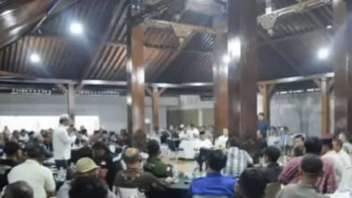  Bupati Putra Mahkota Alam Hasibuan mengundang para jurnalis untuk bersilaturahmi di pendopo rumah dinas Bupati, Rabu 15 Juli 2026. (Mitra Harahap/Sumut Pos)