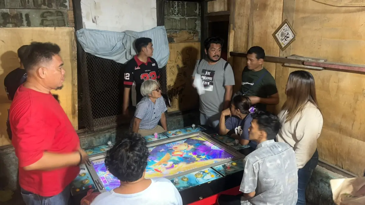 JUDI: Petugas menggerebek lokasi judi tembak ikan di Pulo Brayan Bengkel, Medan Timur. (Dok: Polrestabes Medan)
